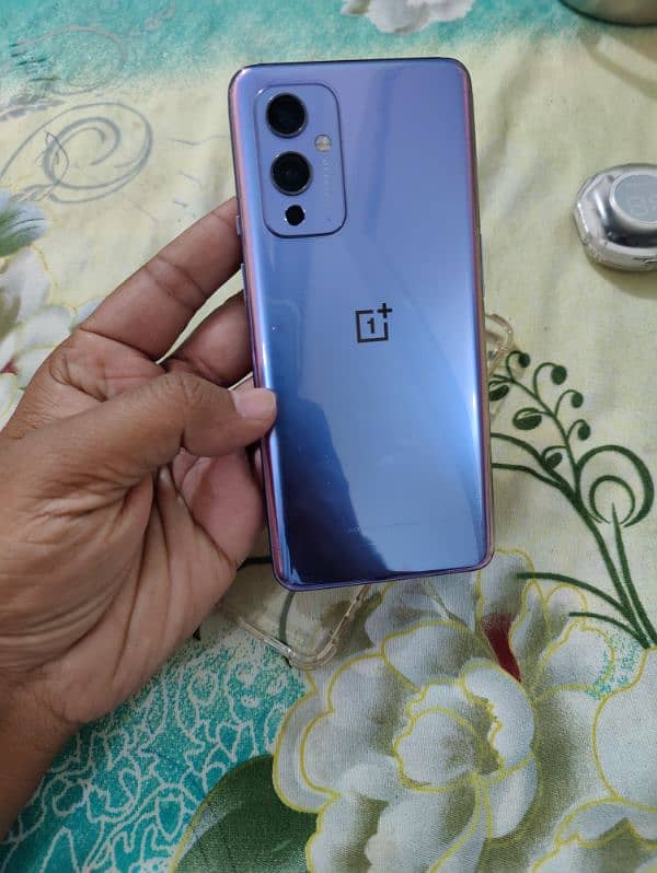 OnePlus 9 5G excellent 8k cam best for vloggers 10