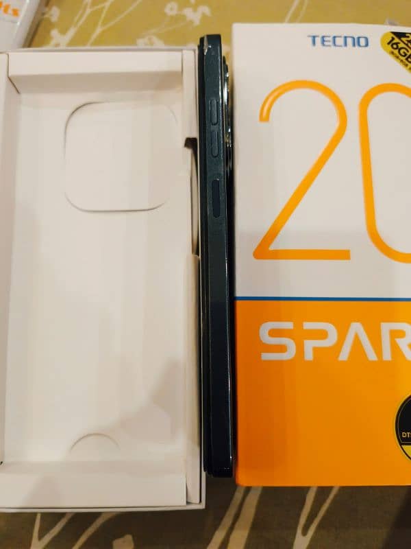 Tecno spark 20 1