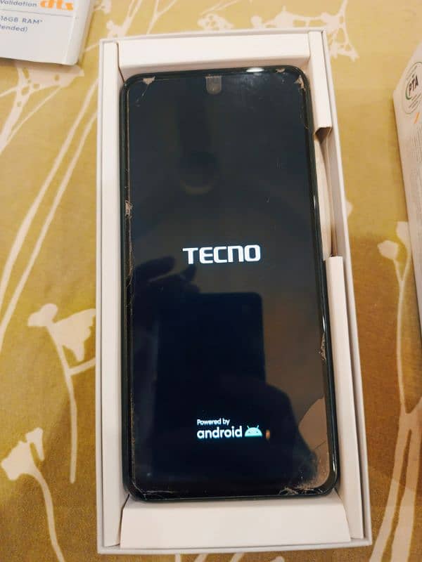 Tecno spark 20 7