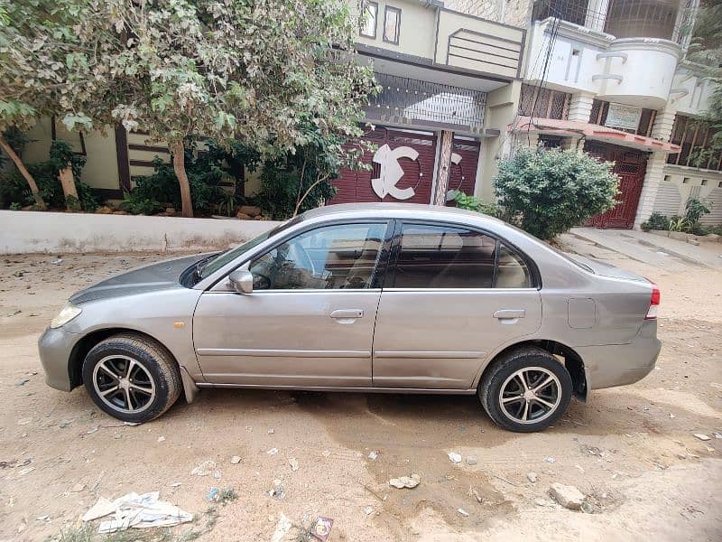 Honda Civic EXi 2004 4