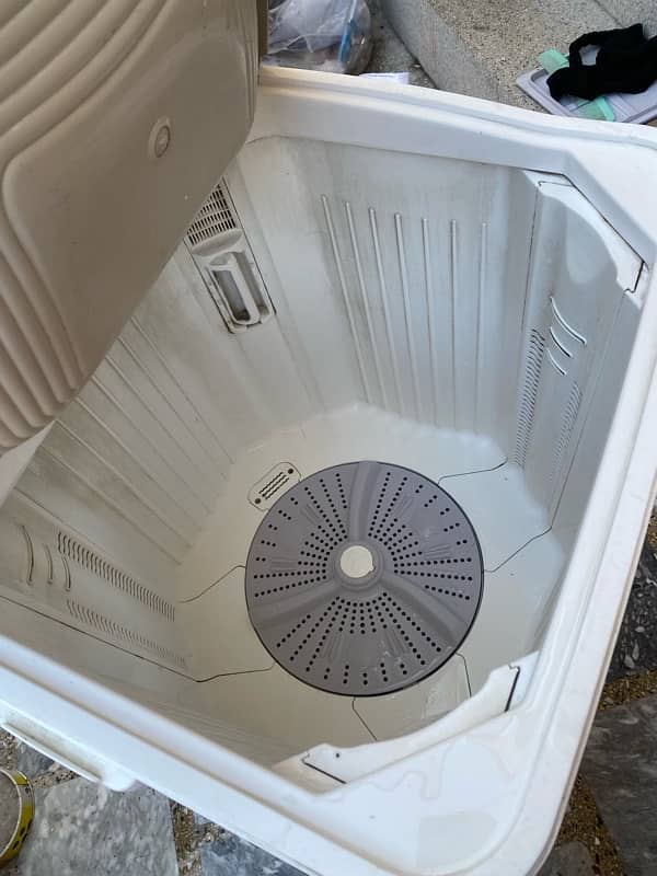 washing machine in very good condition  for sale 2