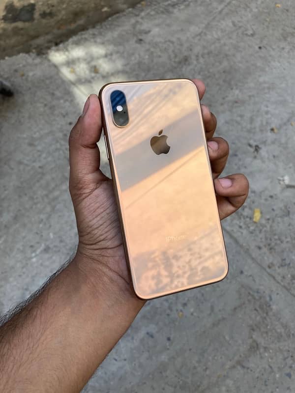 iphone xs lush condition 3