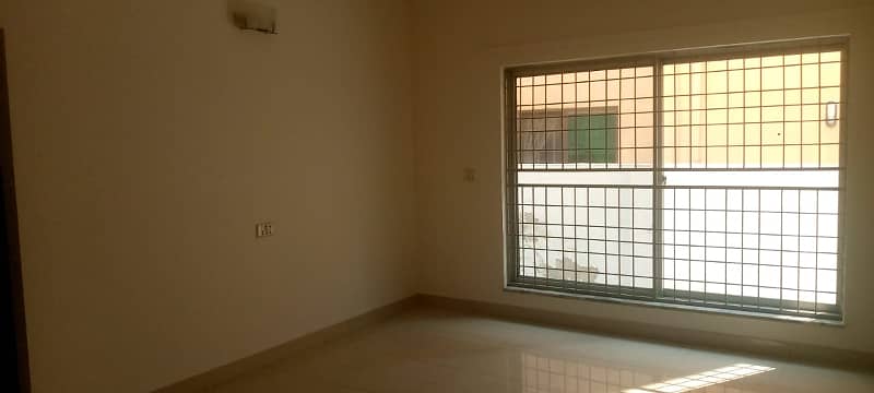 1 Kanal House Available for Rent in Jasmine Block Bahria Town Lahore 4