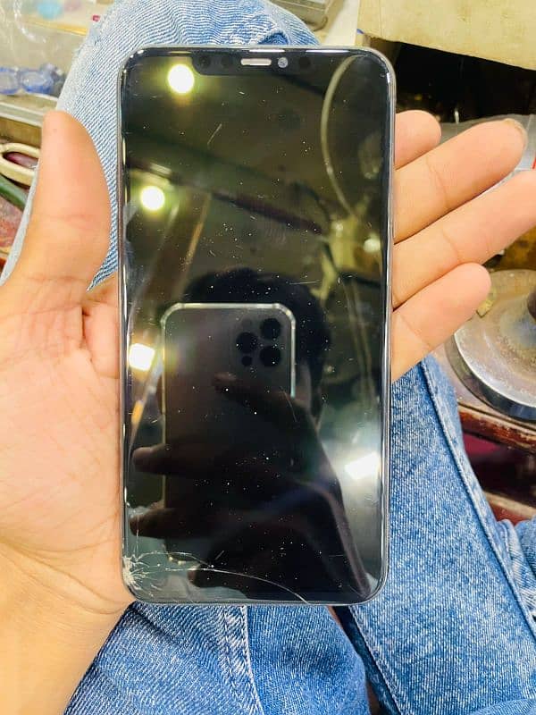 iPhone 11 pro max 5