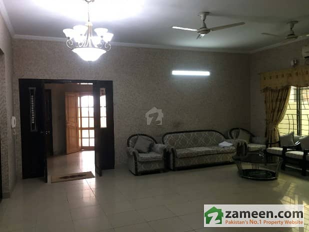 2 Bedroom flat for rent in Askari 11- C, Lahore 1