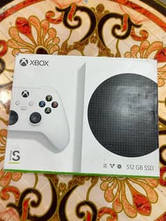 Xbox Series S 512GB Slightly Used With 2 Controller