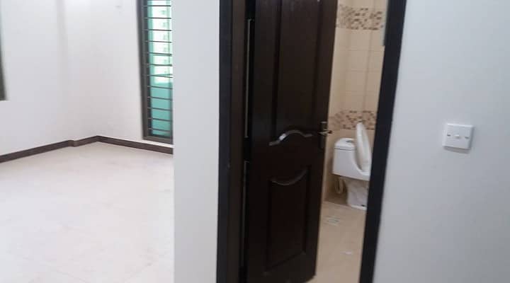 12 Marla 4 bed Flat for Rent in Askari 11 -Sector B, Lahore 16