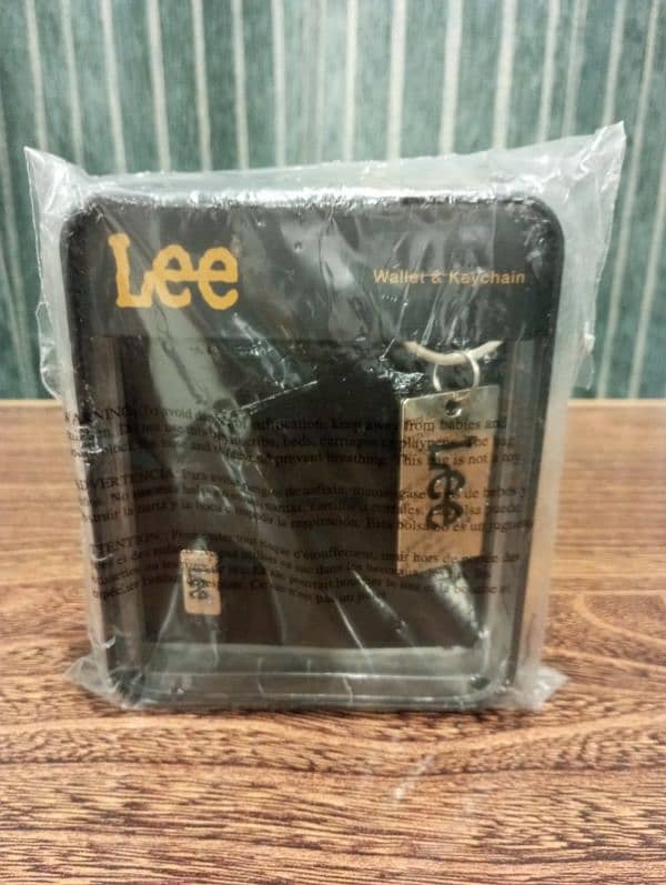 Original USA branded Lee Wallet with Keychain set 1