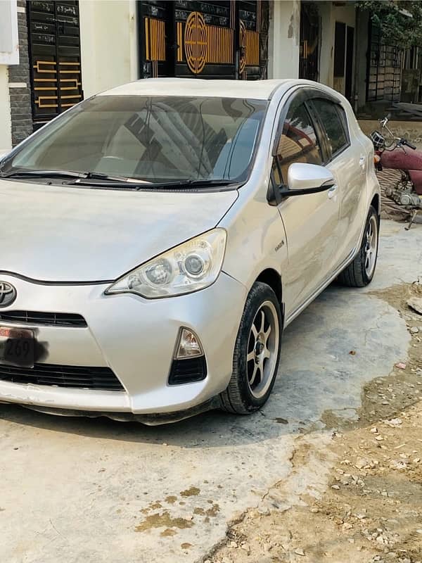 Toyota Aqua 2012 G grade Full option 2