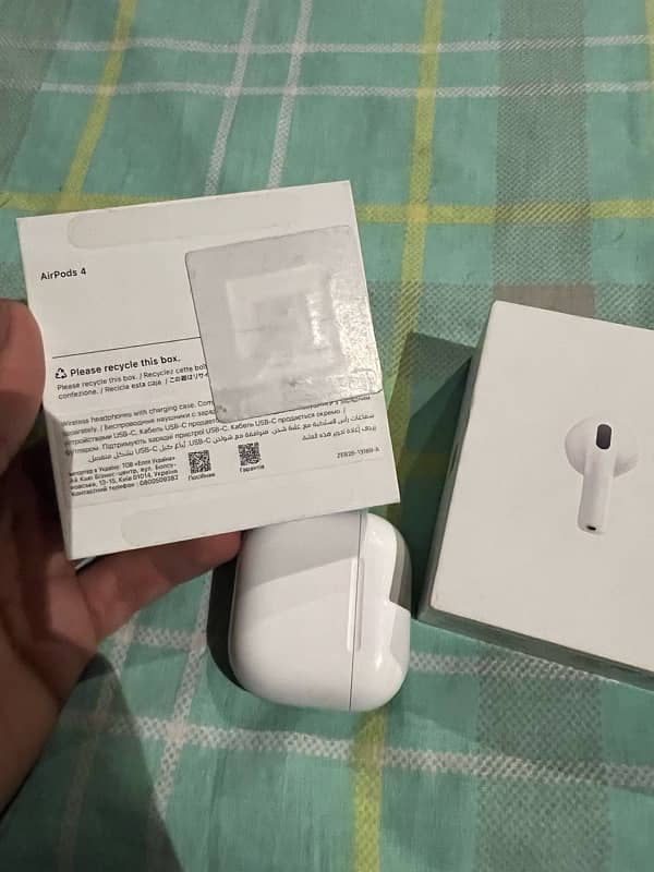 Airpods 4 Just Like Brand New 3