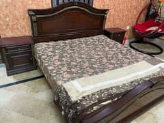 complete Bed set with showcases