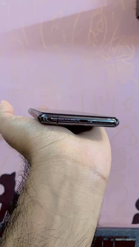 iPhone 11 pro 256gb 100%BH approved 3