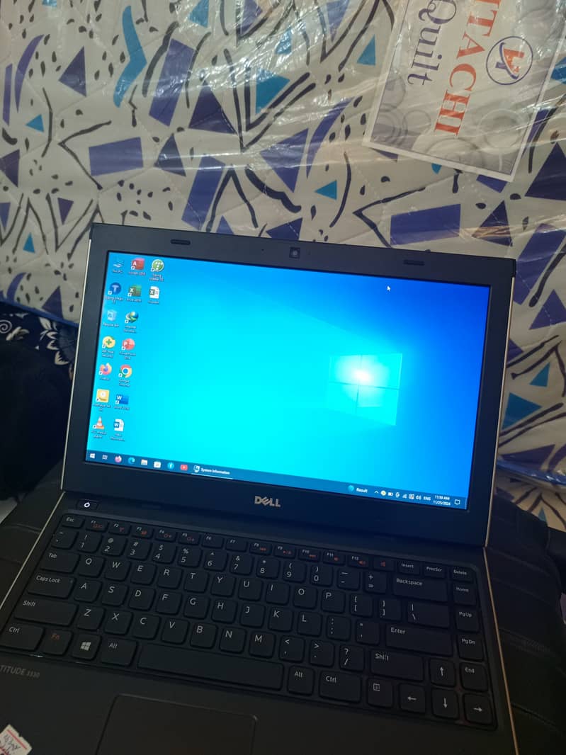 Dell latitude 3330 8/320 GB 1