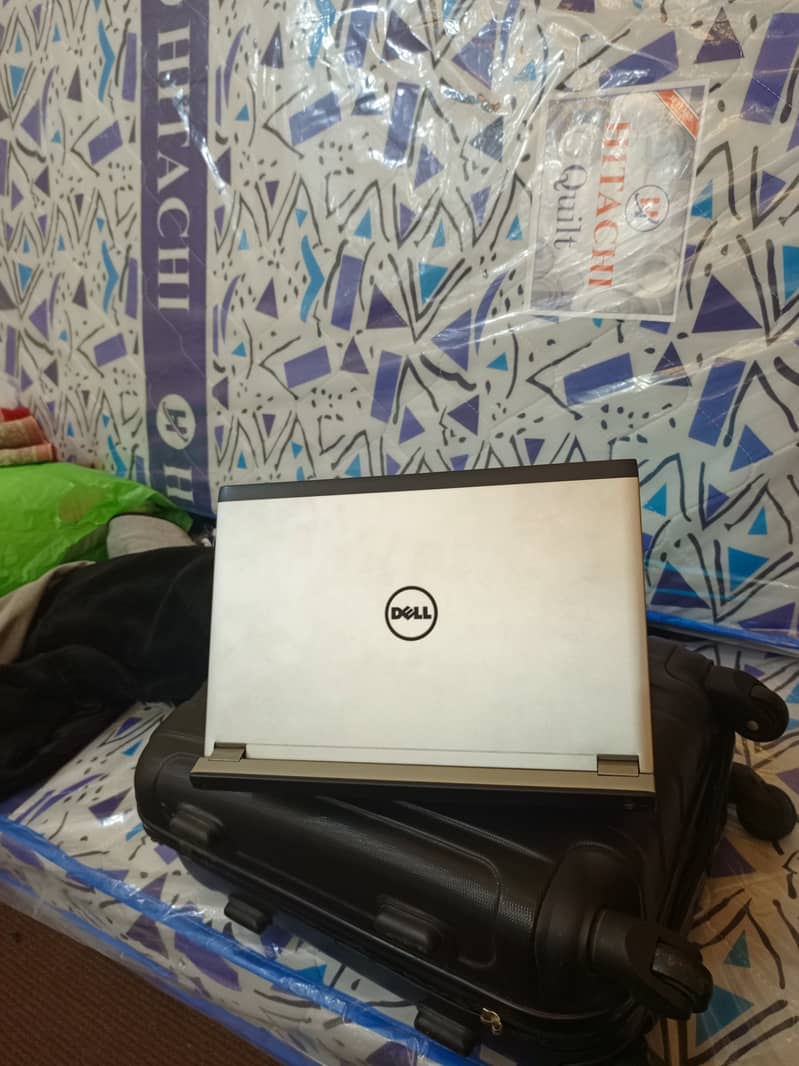 Dell latitude 3330 8/320 GB 4