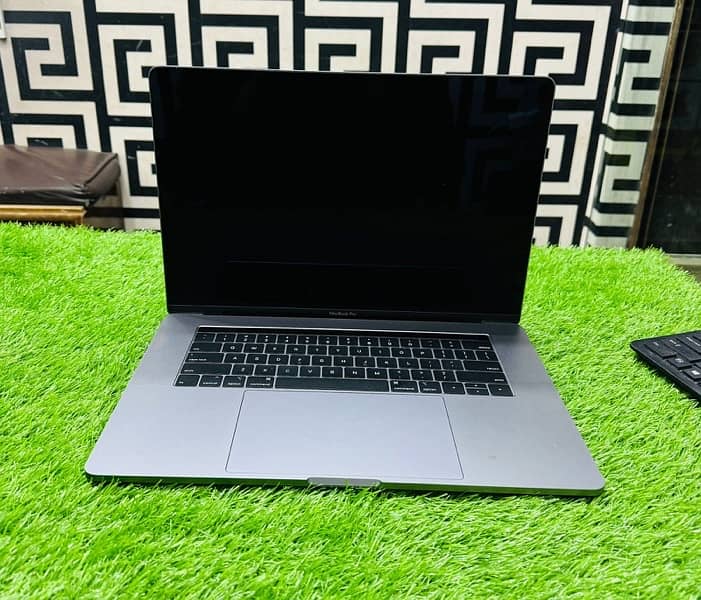 Macbook pro 2019 | core i9 9th gen| 15' retina display | 16/512 0