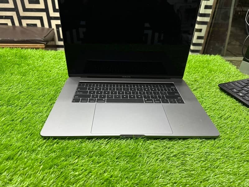 Macbook pro 2019 | core i9 9th gen| 15' retina display | 16/512 1