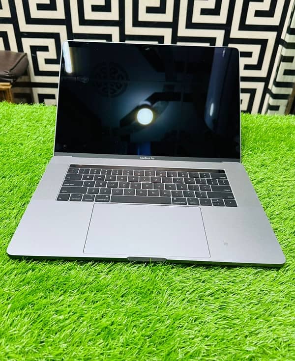 Macbook pro 2019 | core i9 9th gen| 15' retina display | 16/512 2