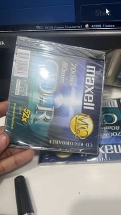 maxell cdR 700mb 80min whatupp only