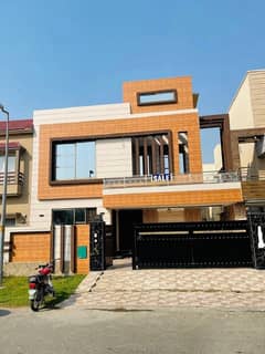 10 Marla House For Rent Available Chambeli Block Bahria Town Lahore