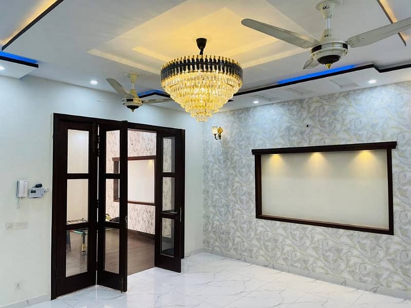 10 Marla House For Rent Available Chambeli Block Bahria Town Lahore 11