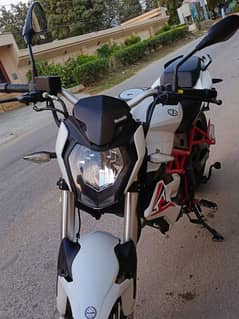 Benelli tnt150i for Sale brand new condition