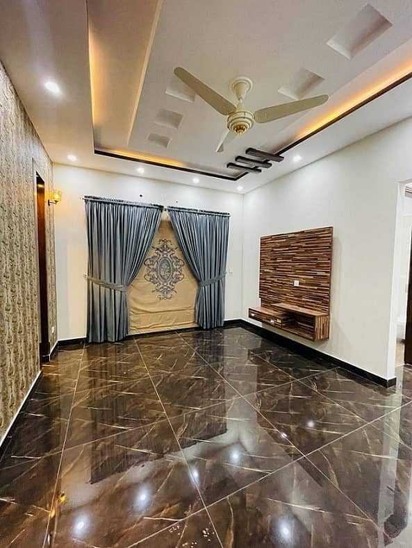 10 Marla Lower Portion Available For Rent In Gulbahar Block Bahria Town Lahore 1