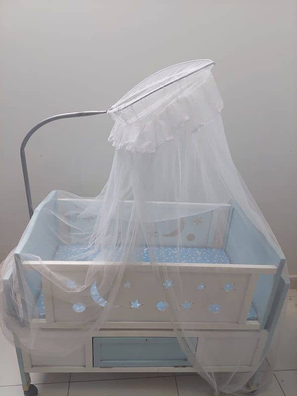 Imported Baby Cradle / Bed in Good condition 1