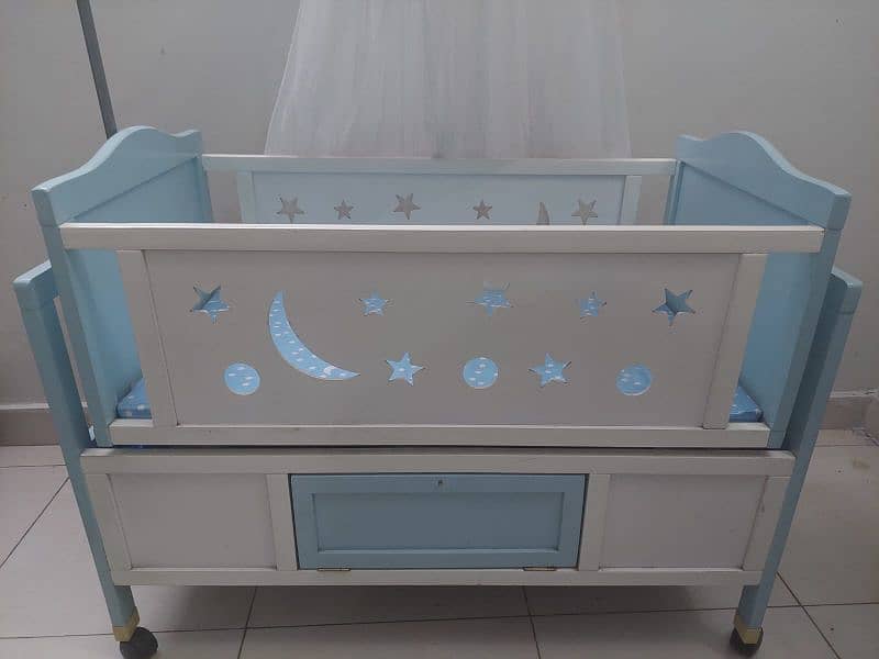 Imported Baby Cradle / Bed in Good condition 4