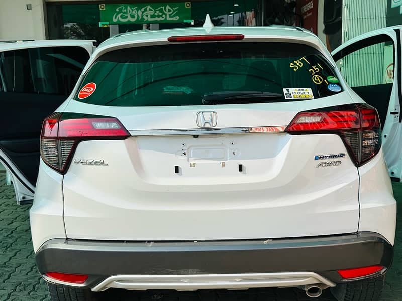 Honda Vezel HYBRID AWD 8