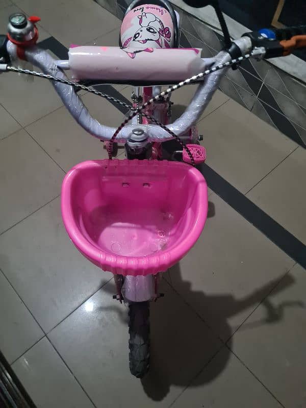 baby cycles brand new 14000 ki li hai  argant sale only cal 1