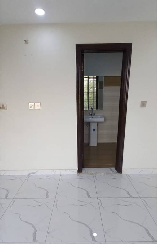 One Bed Apartment Available For Rent In Tulip Block Bahria Town Lahore 4