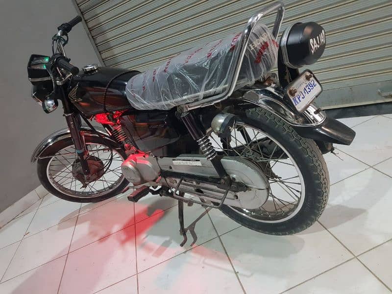 honda CG 125 model 2022 karachi number 2