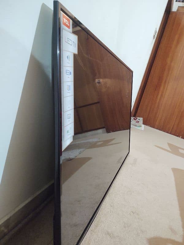 Original Brand New TCL LCD TV 55" screen broken with box, flor stand 0