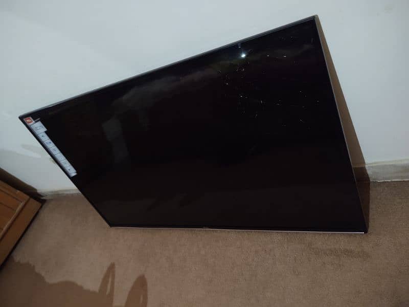 Original Brand New TCL LCD TV 55" screen broken with box, flor stand 9