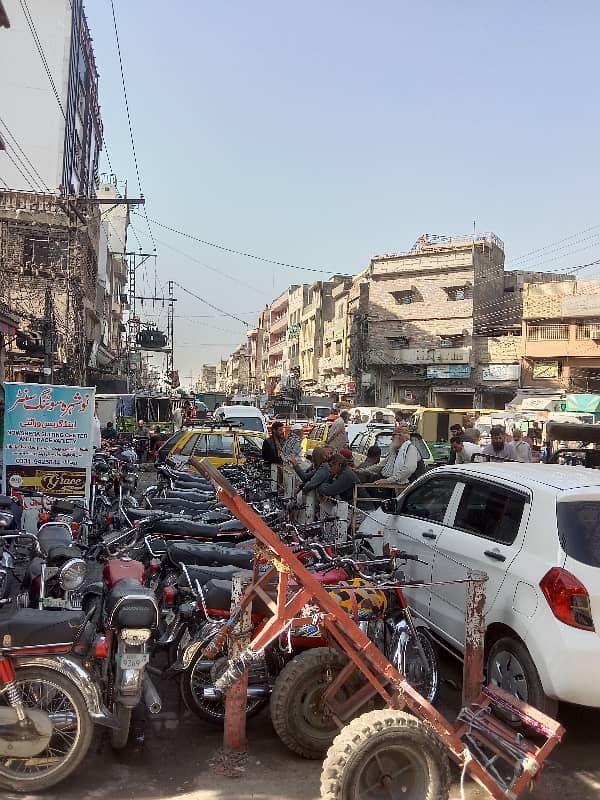 Plaza At Main Road Raja Bazar 4