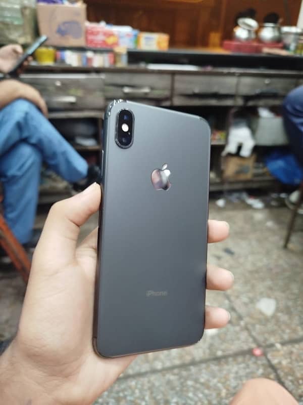 I phone x s max 4