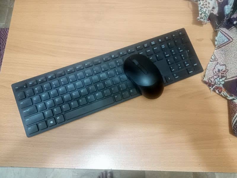 Dell Wireless keyboard Mouse Combo 4