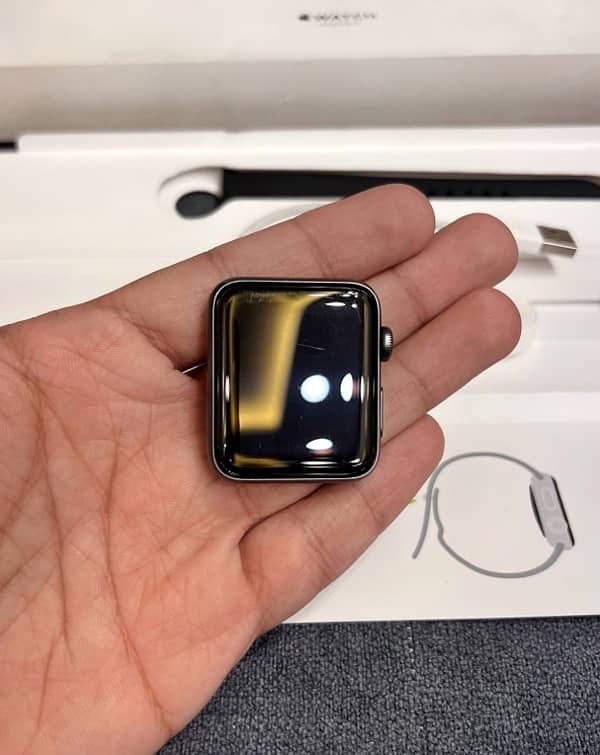 Apple watch series 3 42mm GPS 3