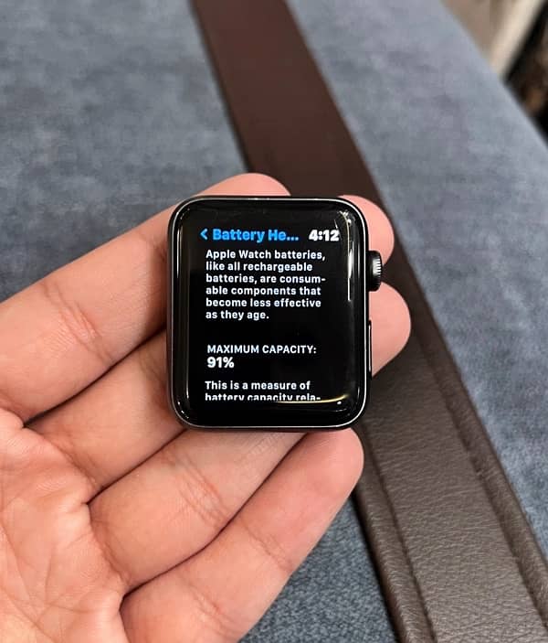 Apple watch series 3 42mm GPS 9