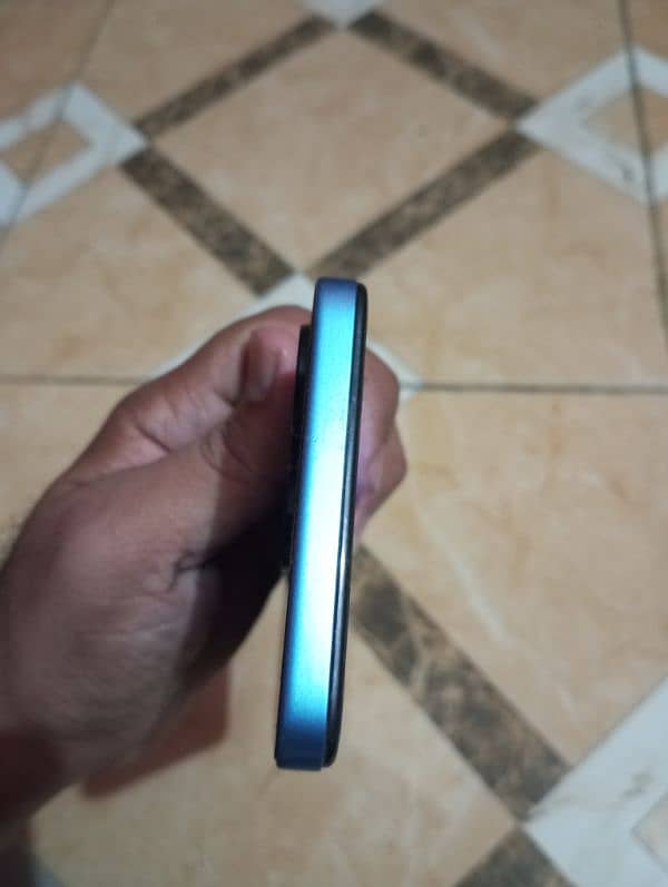 Tecno spark in good condition 8+8/128gb spark 20 Se slim acha set hy 2