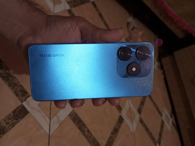 Tecno spark in good condition 8+8/128gb spark 20 Se slim acha set hy 6