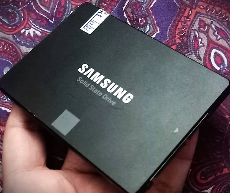 SAMSUNG 850EVO 2.5IN SATA 120GB INTERNAL SSD!!! 1