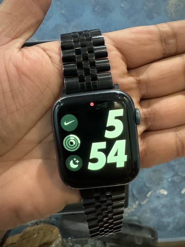 Apple Watch Series 4 44mm 3