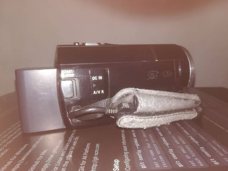 Sony handycam hdr-pj10 with built in projector and accessories 4