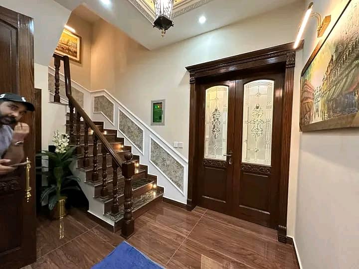 7 Marla Luxurious House Available For Rent 6