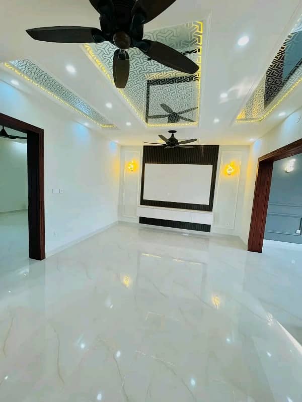 7 Marla Luxurious House Available For Rent 4