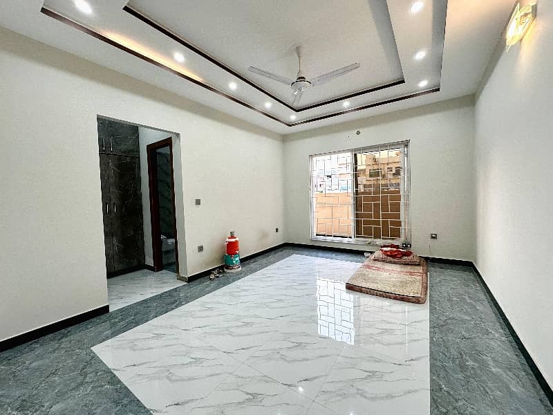 7 Marla Luxurious House Available For Rent 13