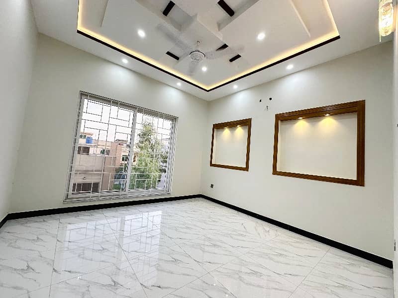 7 Marla Luxurious House Available For Rent 14