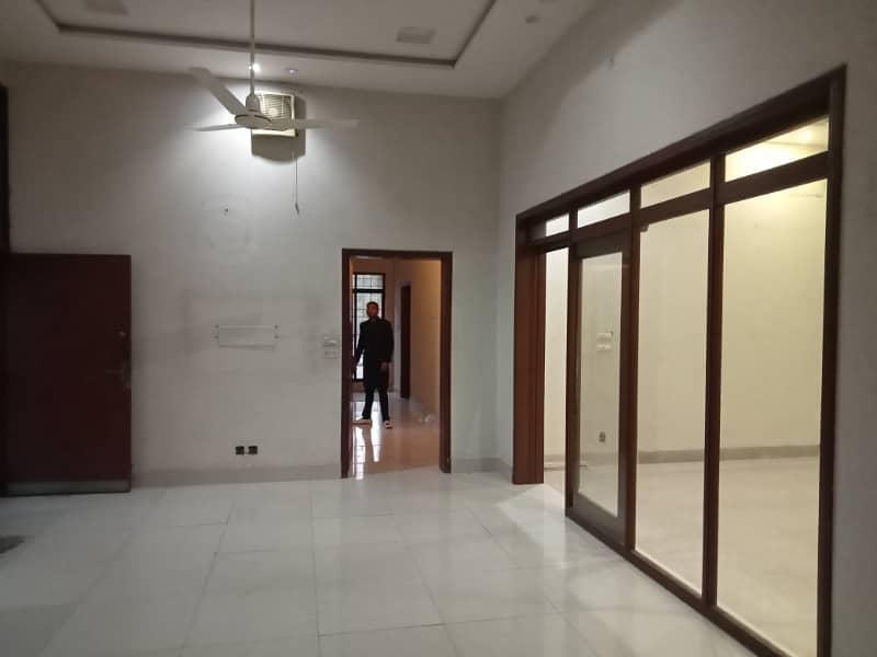 1 KANAL 10 MARLA HOUSE FOR RENT MAIN CANTT AND UPPER MALL LAHORE 7