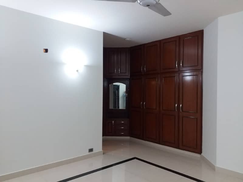 1 KANAL 10 MARLA HOUSE FOR RENT MAIN CANTT AND UPPER MALL LAHORE 1